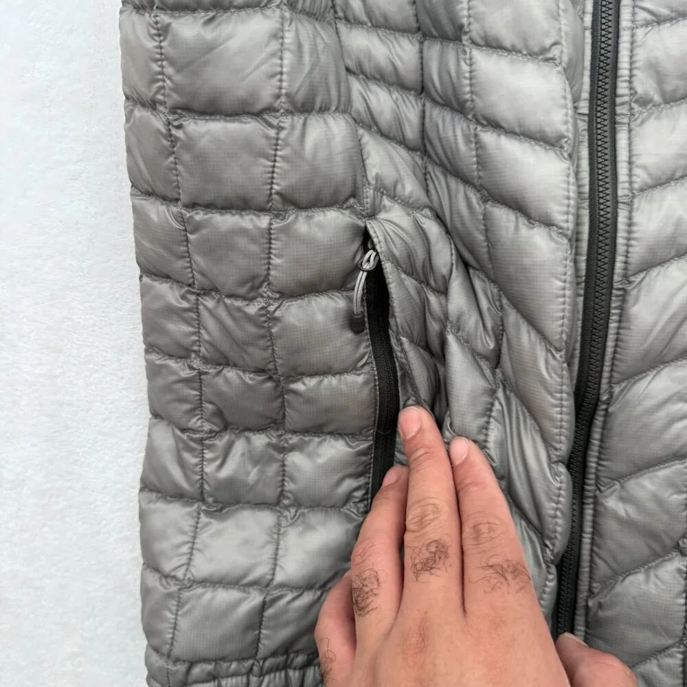 The North Face Puffer Vest Womens L Full Zip Lightweight Thermobal Line